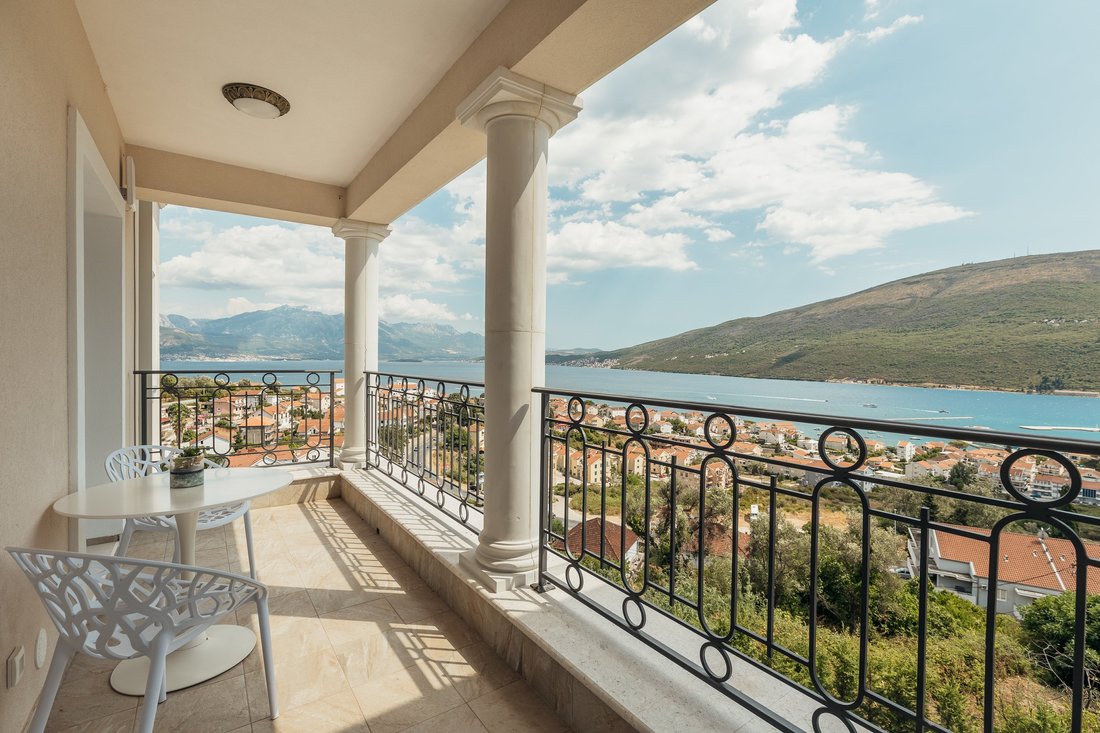 Apartment in Đenovići, Herceg Novi Municipality, Montenegro 2 - 16369642