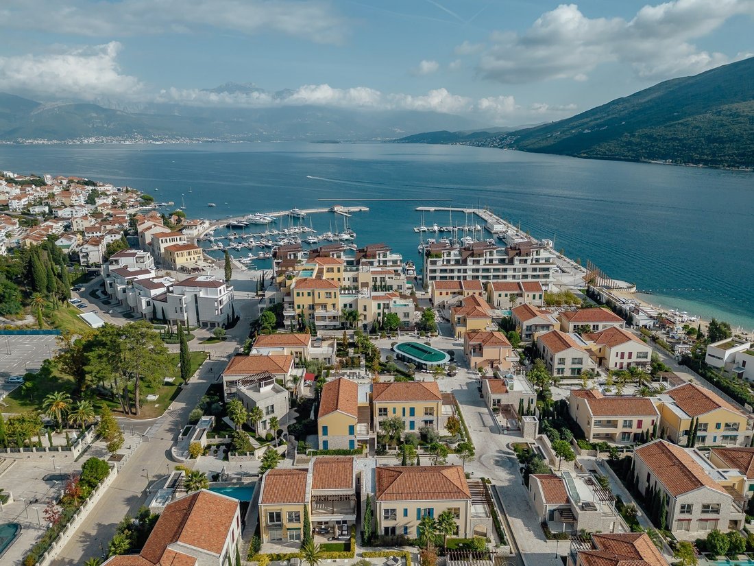 Apartment in Kumbor, Herceg Novi Municipality, Montenegro 2 - 16369646