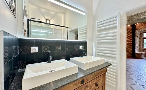 Castle for Sale in Les Herbiers, Pays de la Loire, France