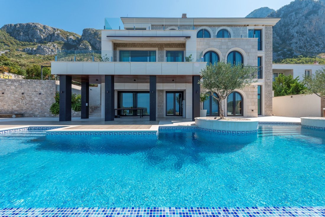 Villa in Blizikuće, Budva Municipality, Montenegro 2 - 16369641