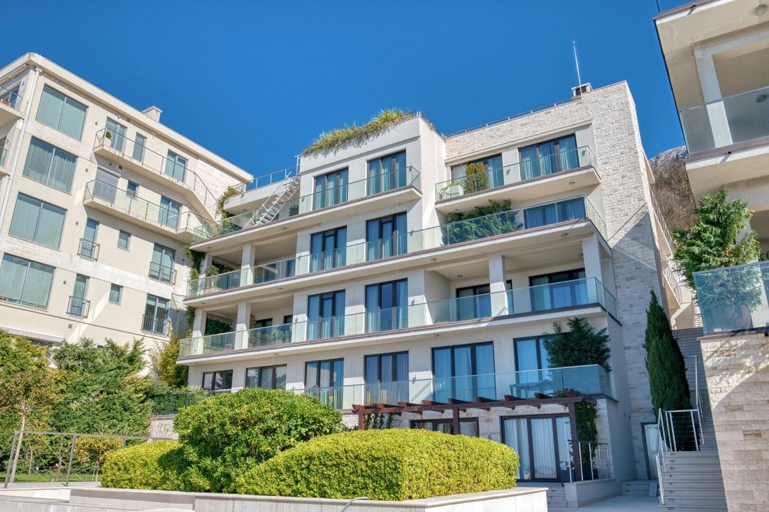 Apartment in Rijeka Reževići, Budva Municipality, Montenegro 5 - 16369747