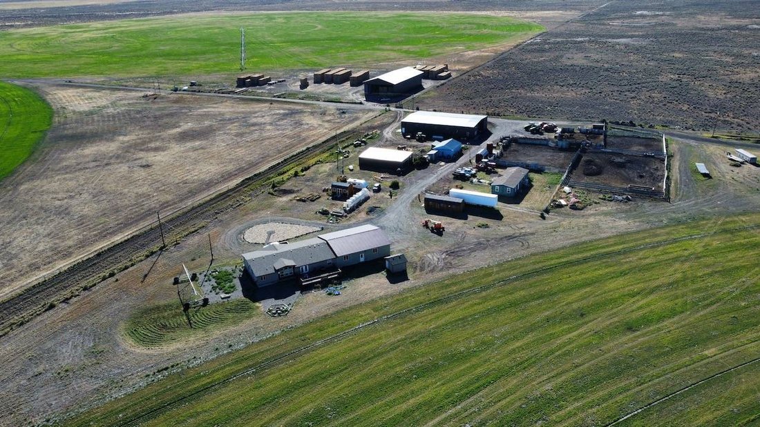 House in Burns, Oregon, United States 1 - 16366378