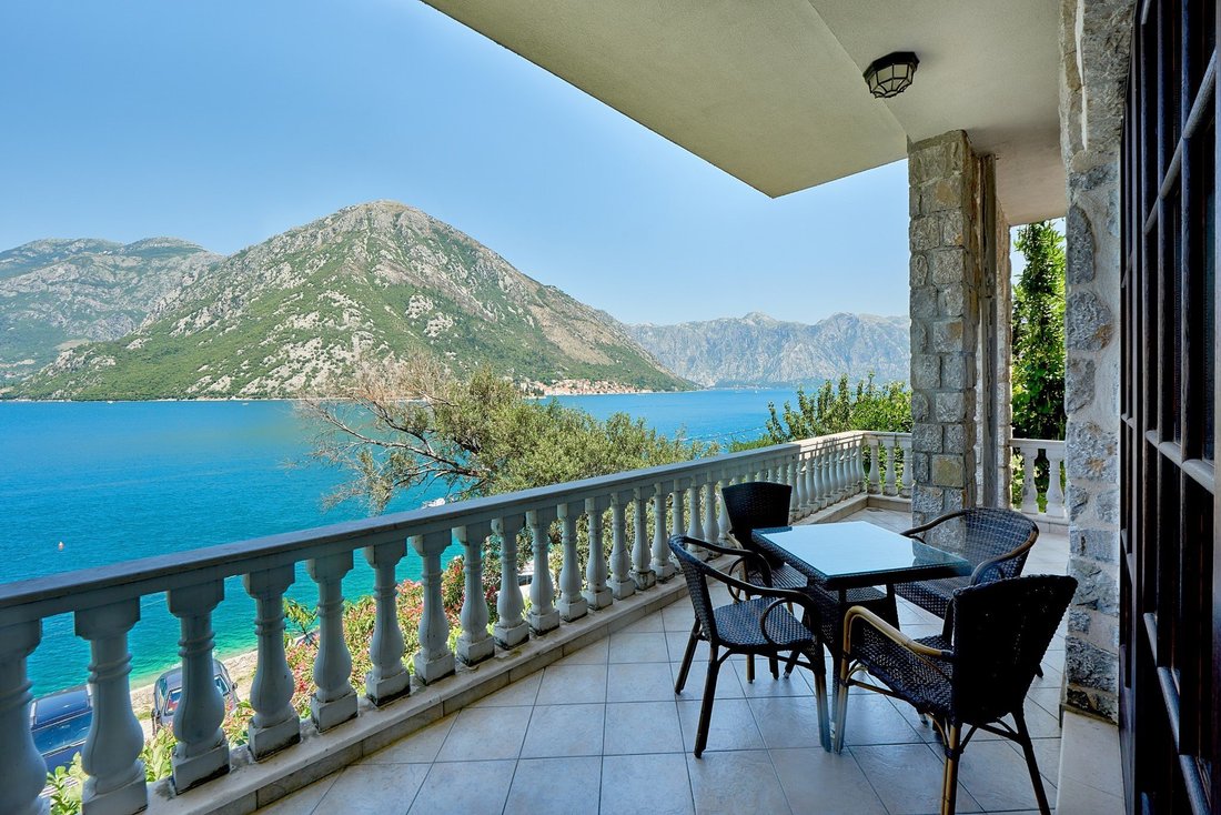 Villa in Kostanjica, Kotor, Herceg Novi Municipality, Montenegro 2 - 16369628