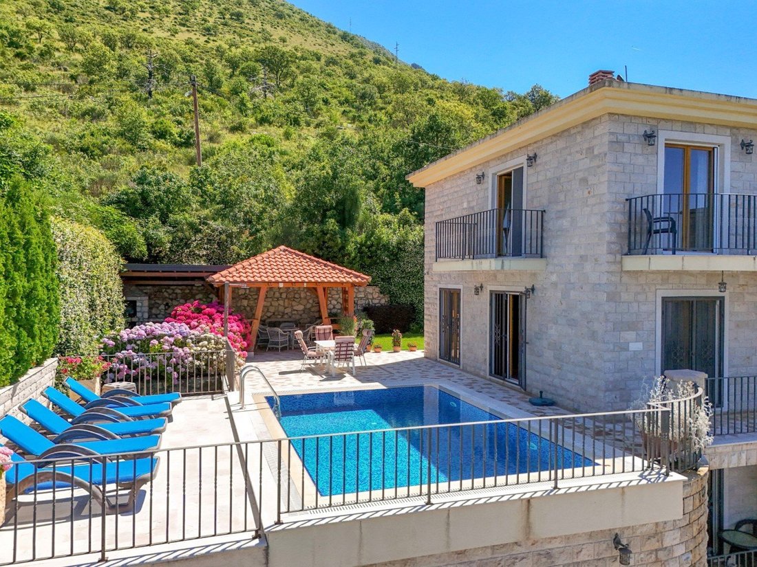 Villa in Rijeka Reževići, Budva Municipality, Montenegro 2 - 16369778