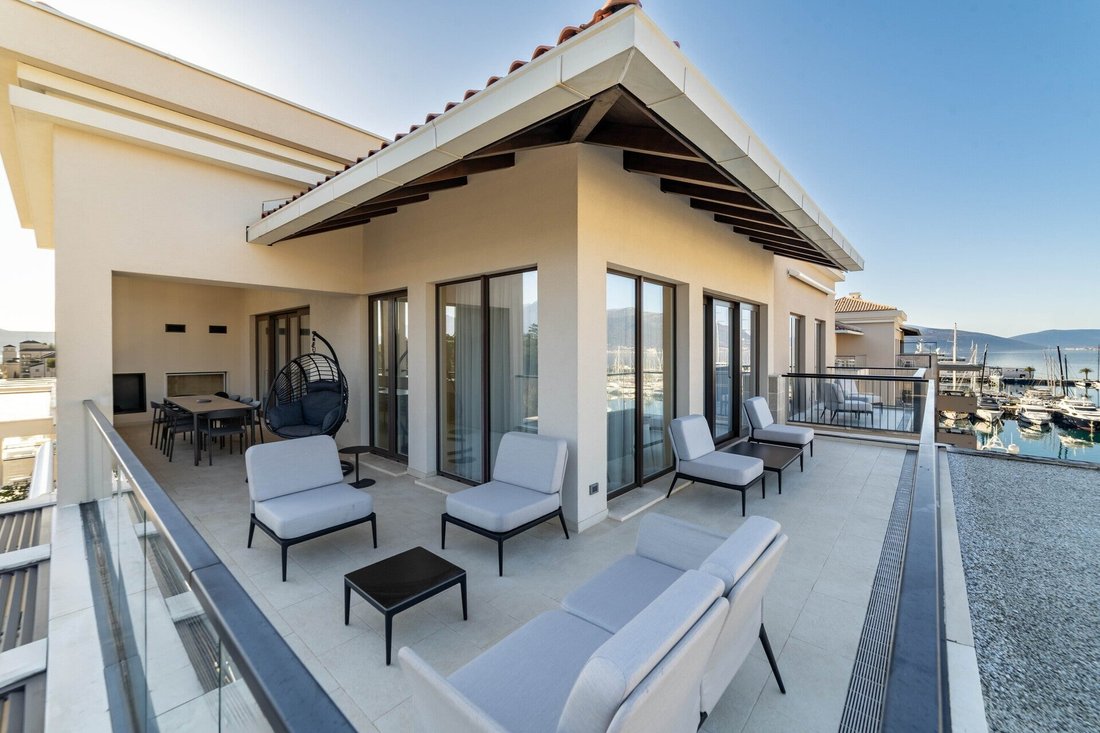 Apartment in Tivat, Tivat Municipality, Montenegro 3 - 16369721