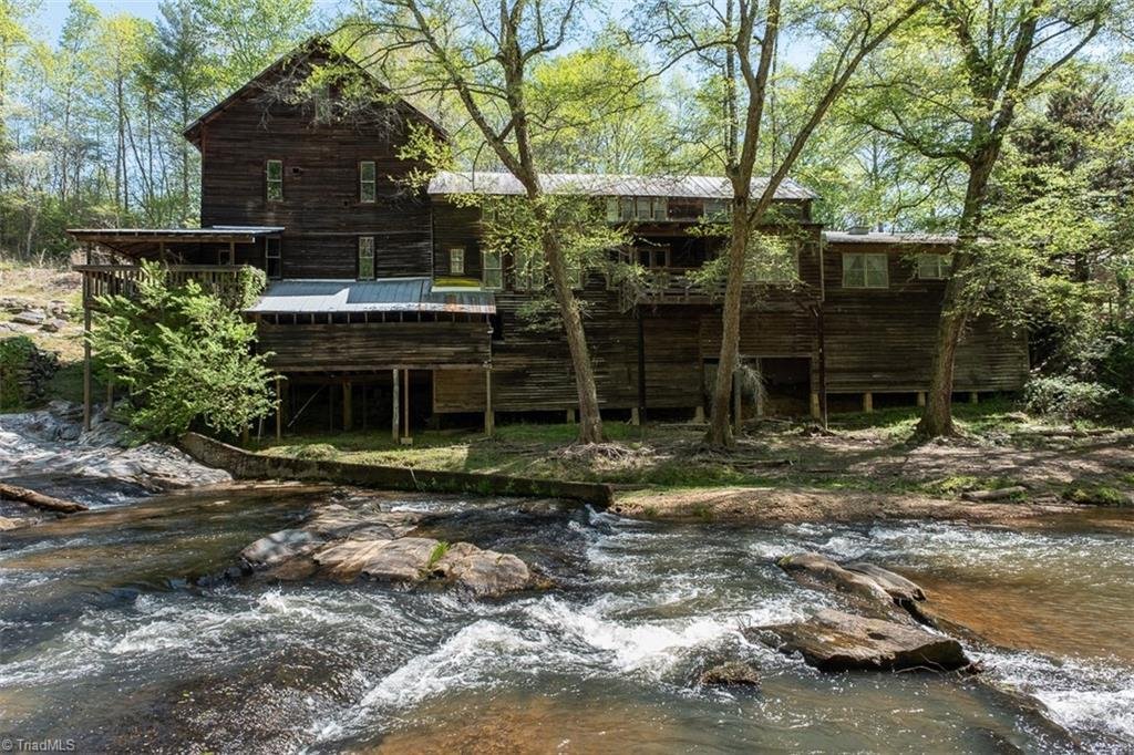 House in Elkin, North Carolina, United States 3 - 16370999