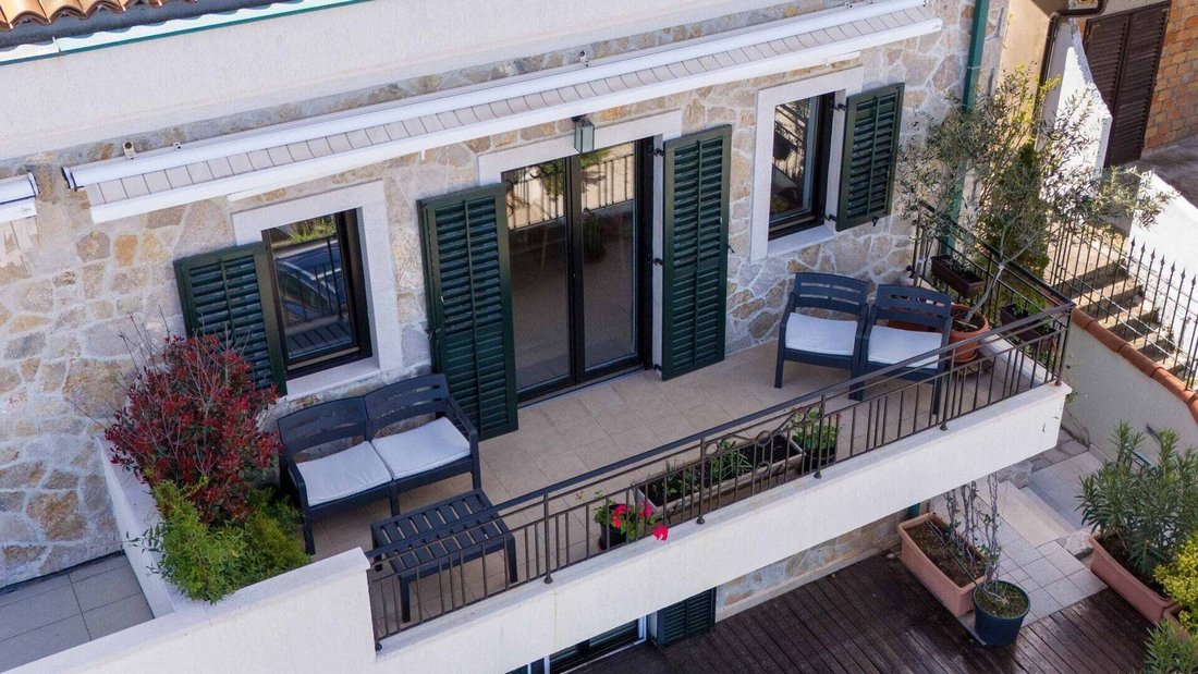 Apartment in Krašići, Tivat Municipality, Montenegro 1 - 16369766