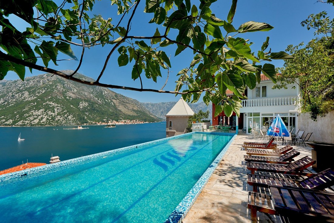 Villa in Kostanjica, Kotor, Herceg Novi Municipality, Montenegro 1 - 16369628