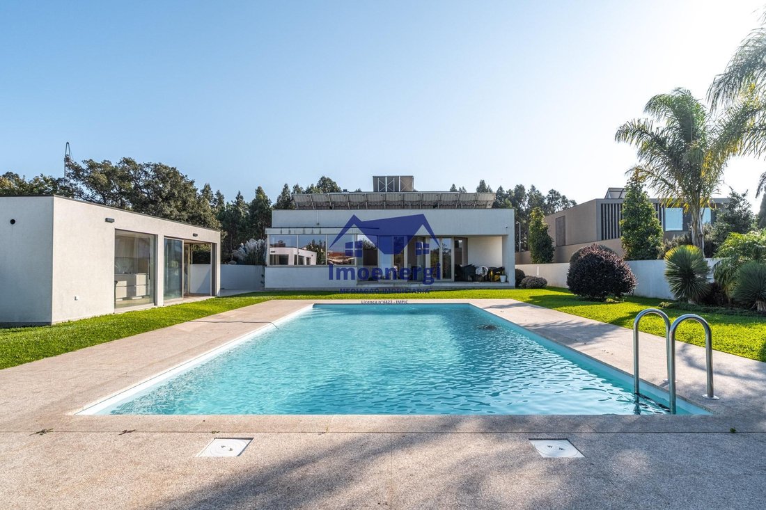Villa in Povoa de Varzim, Beiriz e Argivai, Porto District, Portugal 1 - 16381134