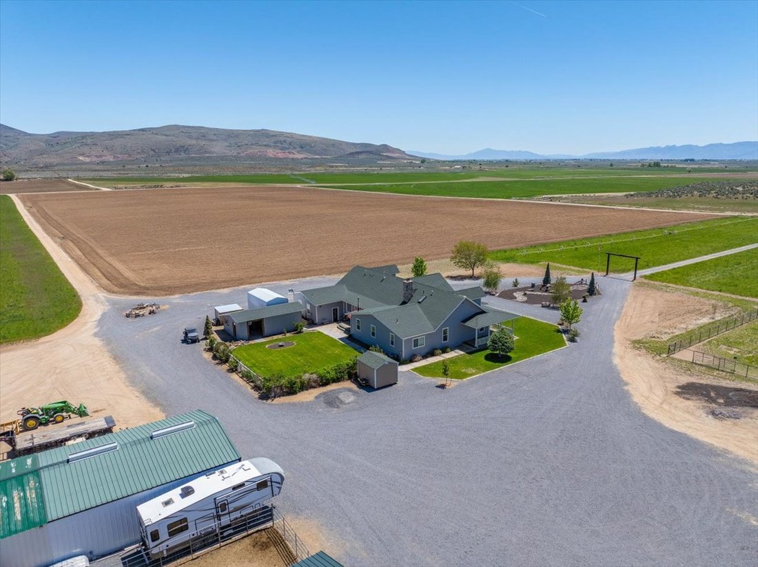 House in Belfast, California, United States 3 - 16367804