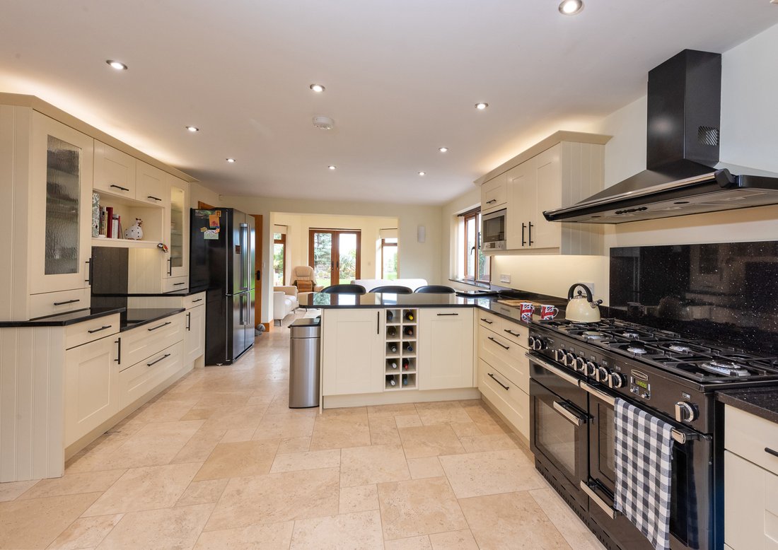 House in Upper Broadheath, England 2 - 16368596