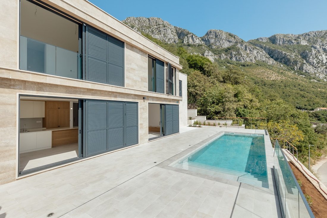 Villa in Blizikuće, Budva Municipality, Montenegro 3 - 16369749