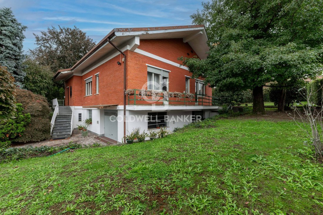 Villa in Bernareggio, Lombardy, Italy 1 - 16372800