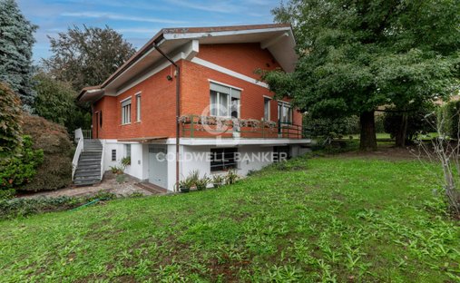 Villa in Bernareggio, Lombardy, Italy 1