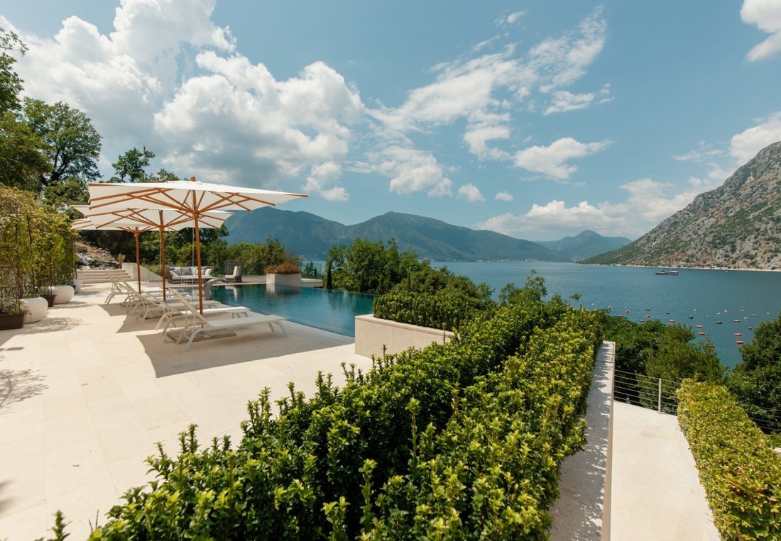 Villa in Orahovac, Kotor Municipality, Montenegro 2 - 16369635