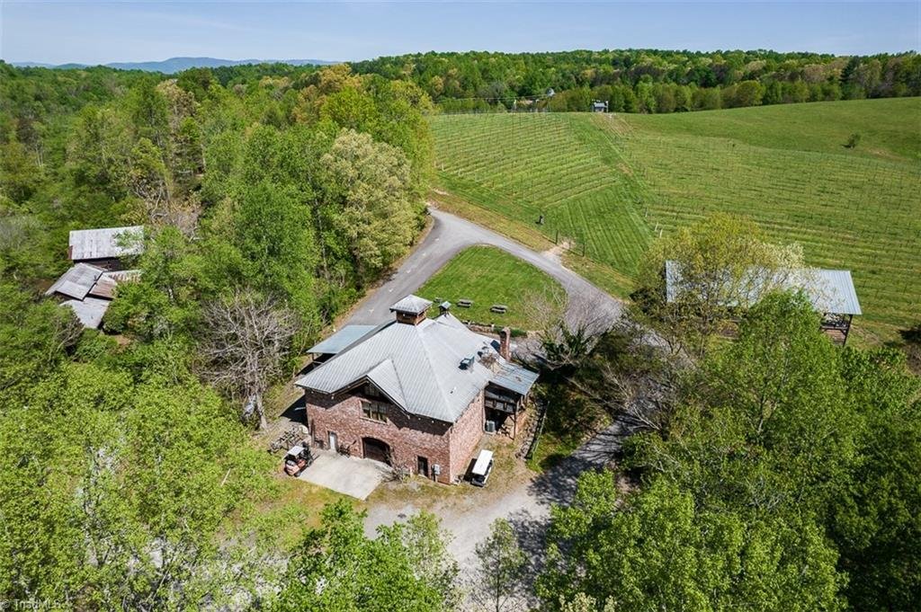 House in Elkin, North Carolina, United States 2 - 16370999