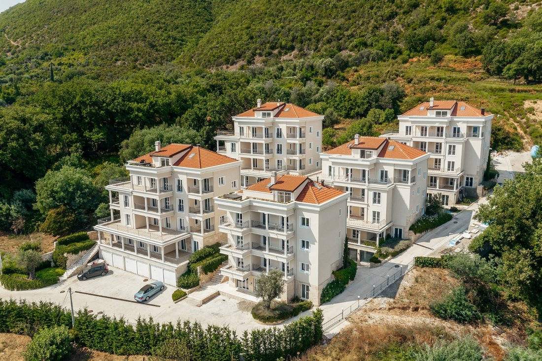 Apartment in Đenovići, Herceg Novi Municipality, Montenegro 1 - 16369663
