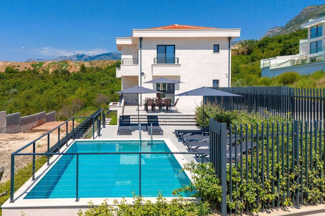Villa in Rijeka Reževići, Budva Municipality, Montenegro 4 - 16369683