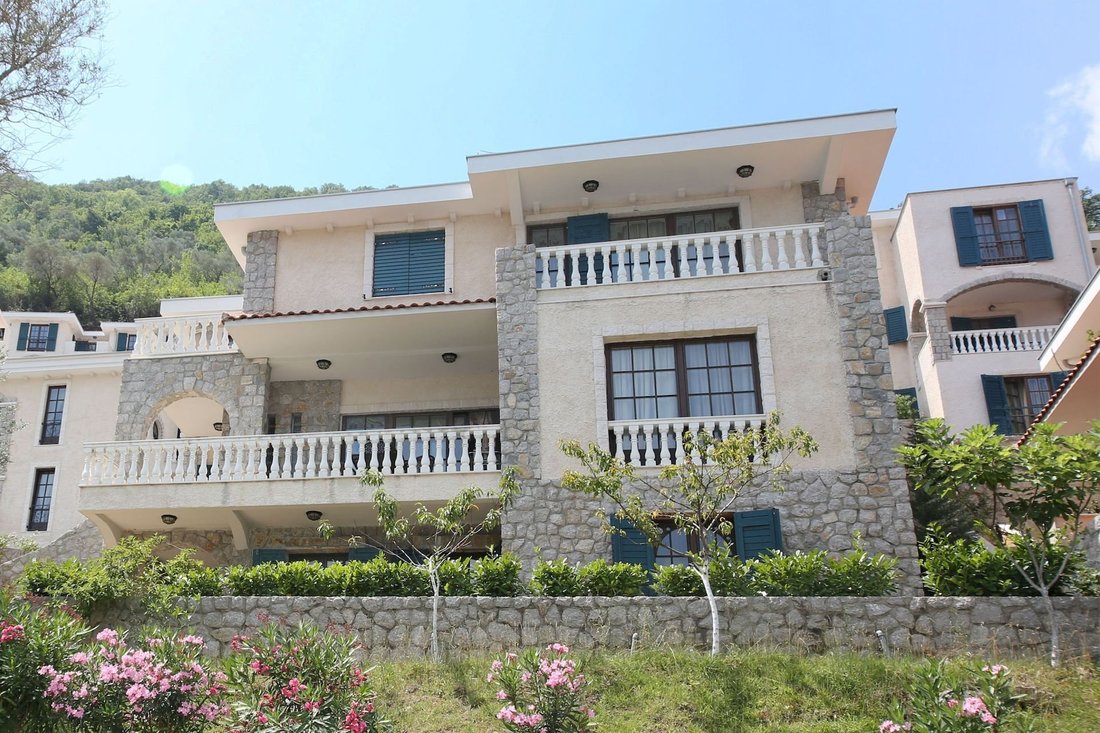 Villa in Kostanjica, Kotor, Herceg Novi Municipality, Montenegro 3 - 16369628