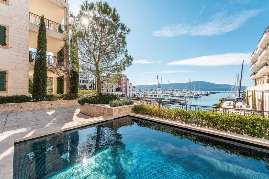 Apartment in Tivat, Tivat Municipality, Montenegro 2 - 16369700