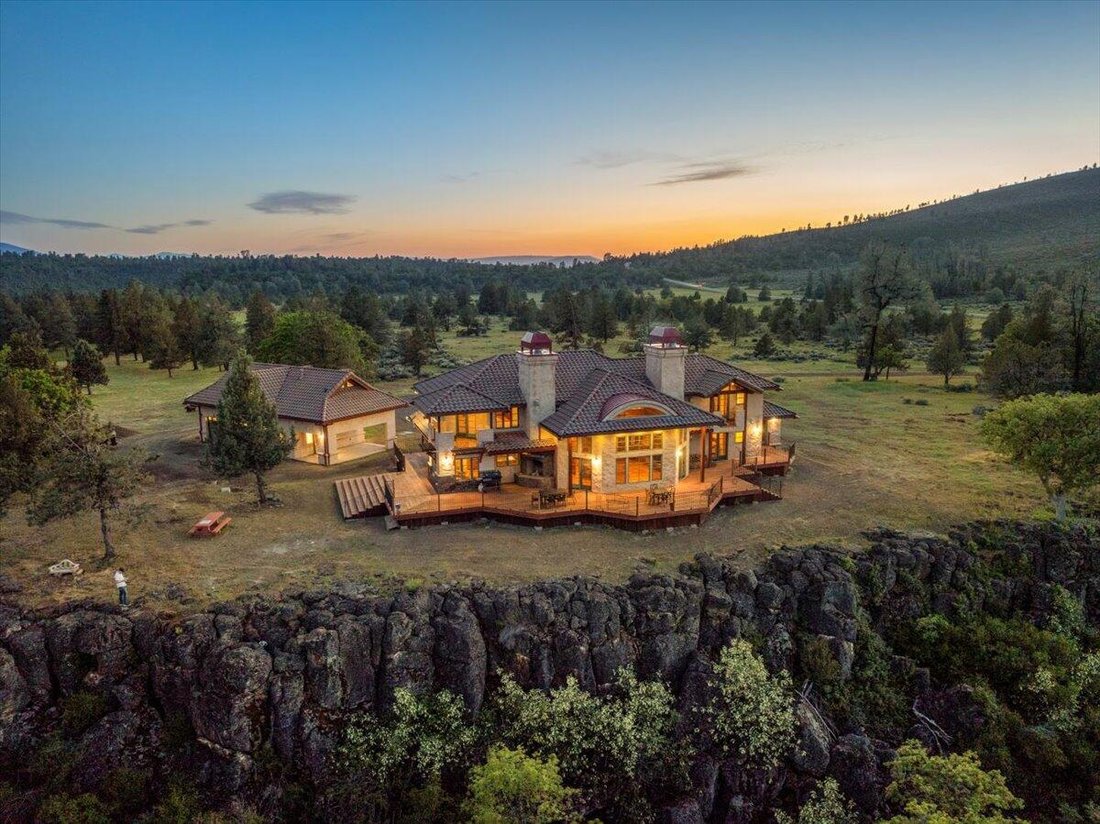 House in Fall River Mills, California, United States 3 - 16367830