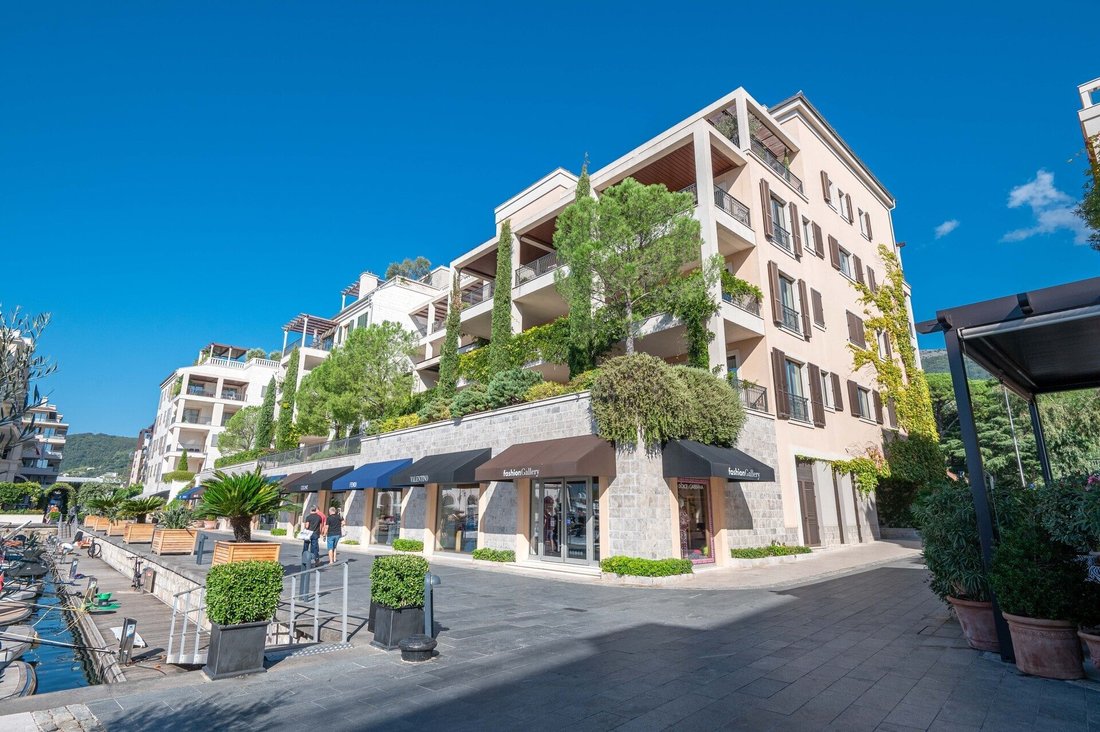 Apartment in Tivat, Tivat Municipality, Montenegro 3 - 16369700
