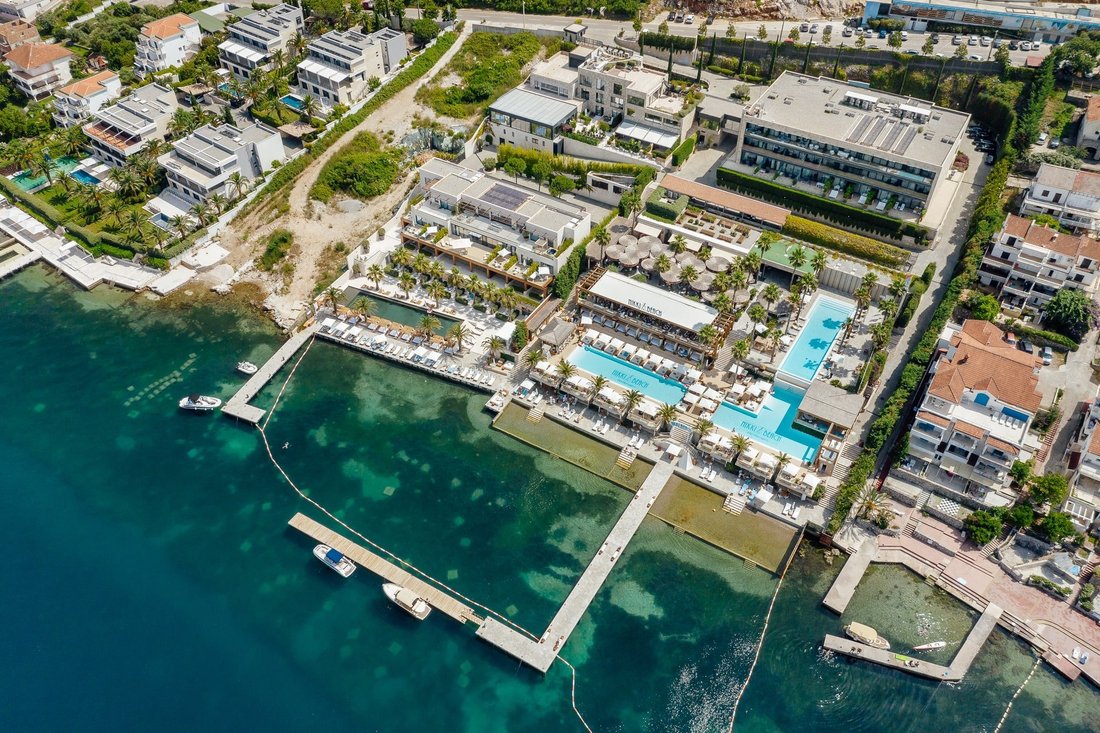 Apartment in Milovići, Tivat Municipality, Montenegro 2 - 16369686