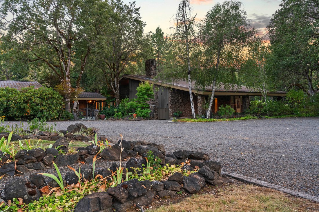 House in Eagle Point, Oregon, United States 4 - 16367575
