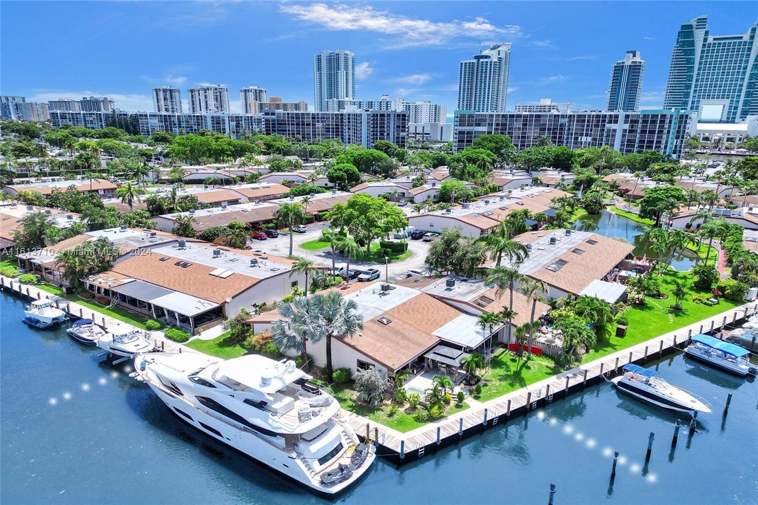House in Hallandale Beach, Florida, United States 1 - 16367685