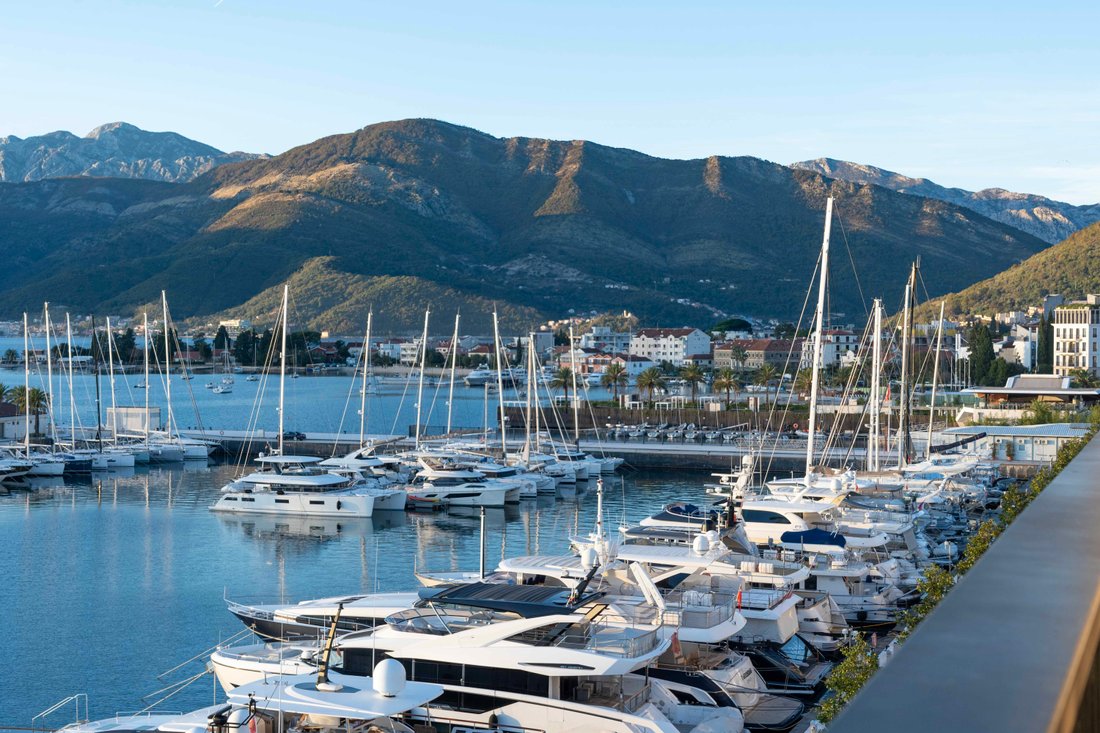 Apartment in Tivat, Tivat Municipality, Montenegro 2 - 16369714