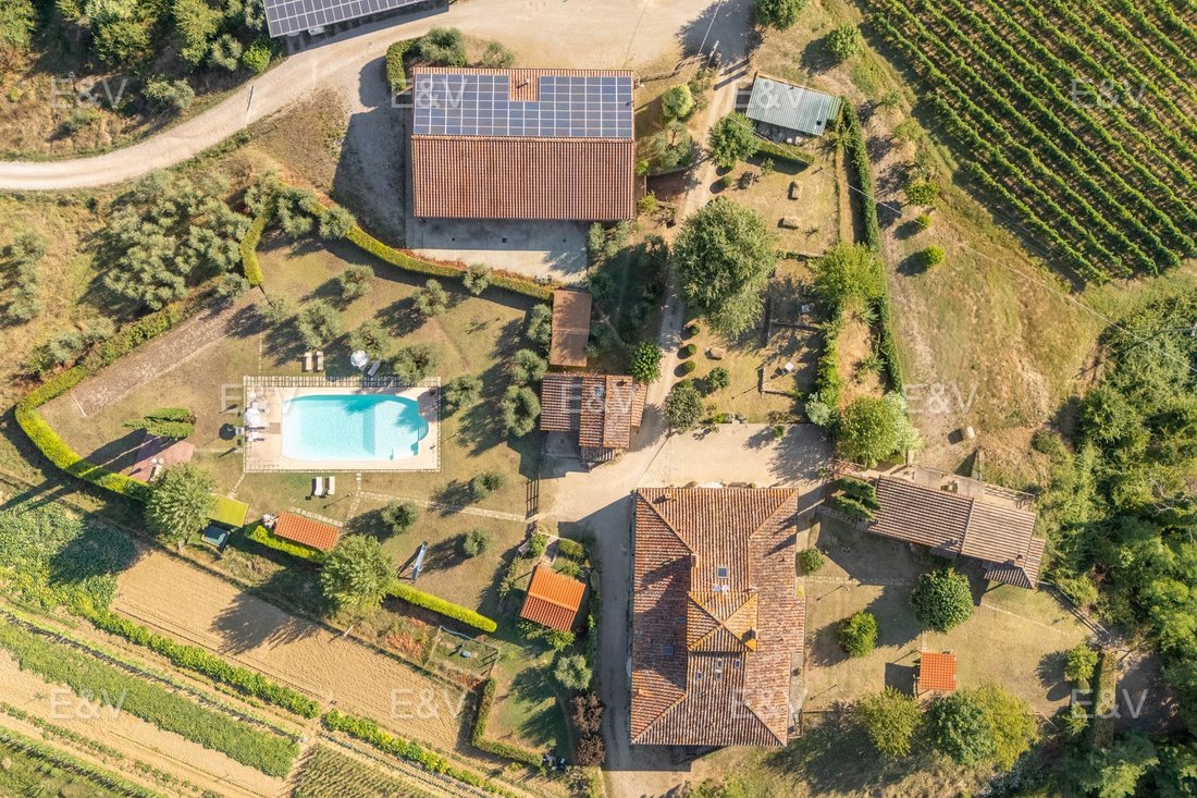 Villa in Terranuova Bracciolini, Tuscany, Italy 3 - 16368431