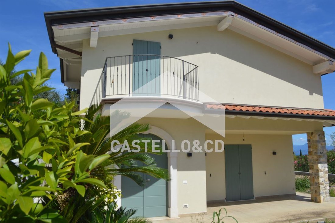Villa in Padenghe sul Garda, Lombardy, Italy 1 - 15541486