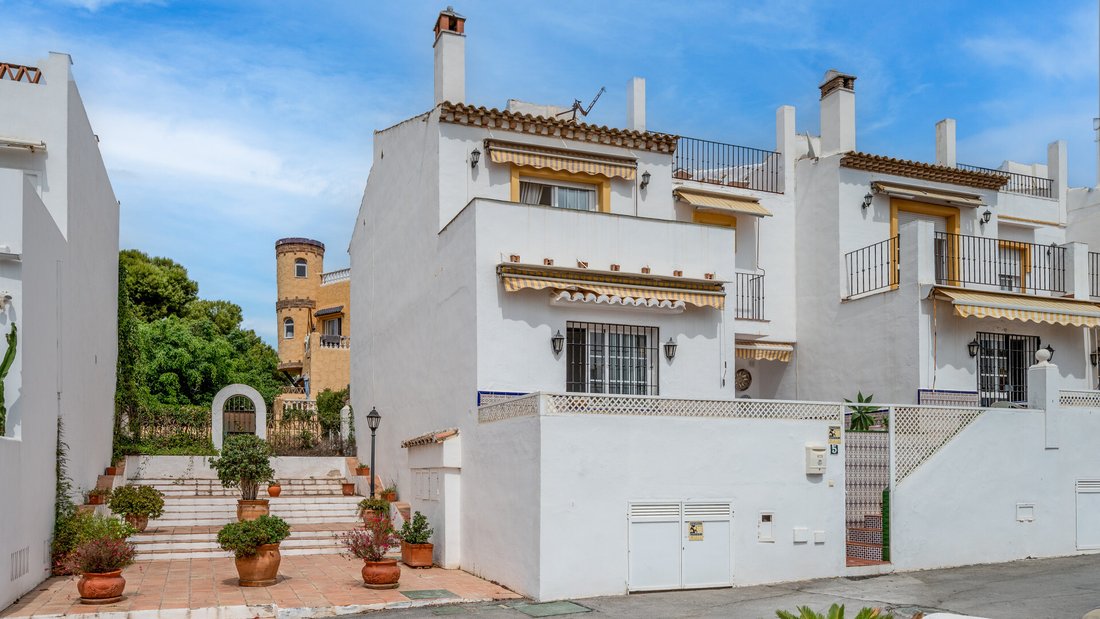 Townhouse in Marbella, Andalusia, Spain 2 - 16371746