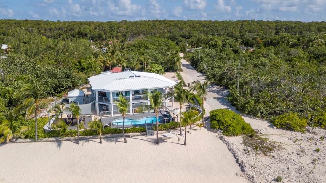 House in Bodden Town, Bodden Town, Cayman Islands 1 - 16370107