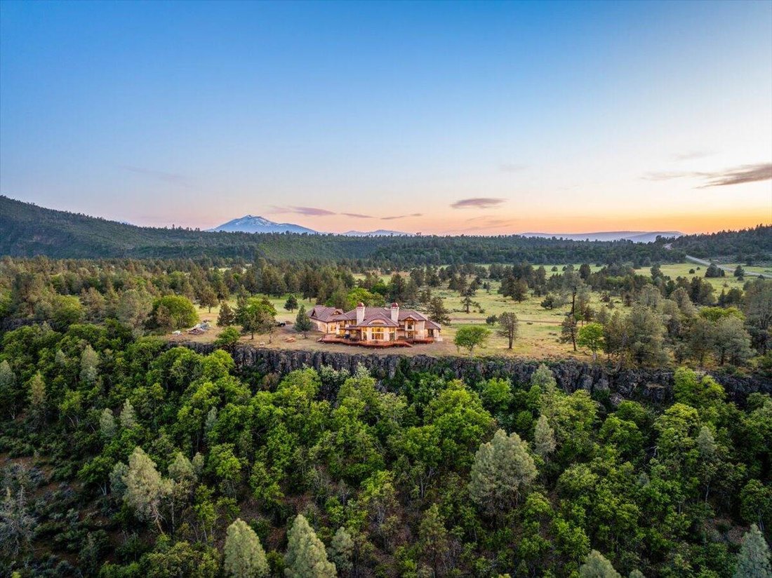 House in Fall River Mills, California, United States 1 - 16367830