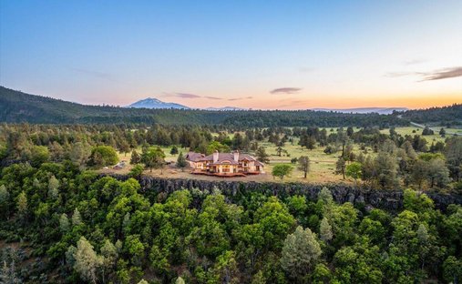 House in Fall River Mills, California, United States 1