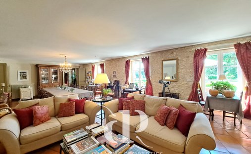 Castle for Sale in Condom, Occitanie, France