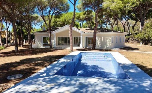 Villa in Elviria-Cabopino, Marbella, Spain 1