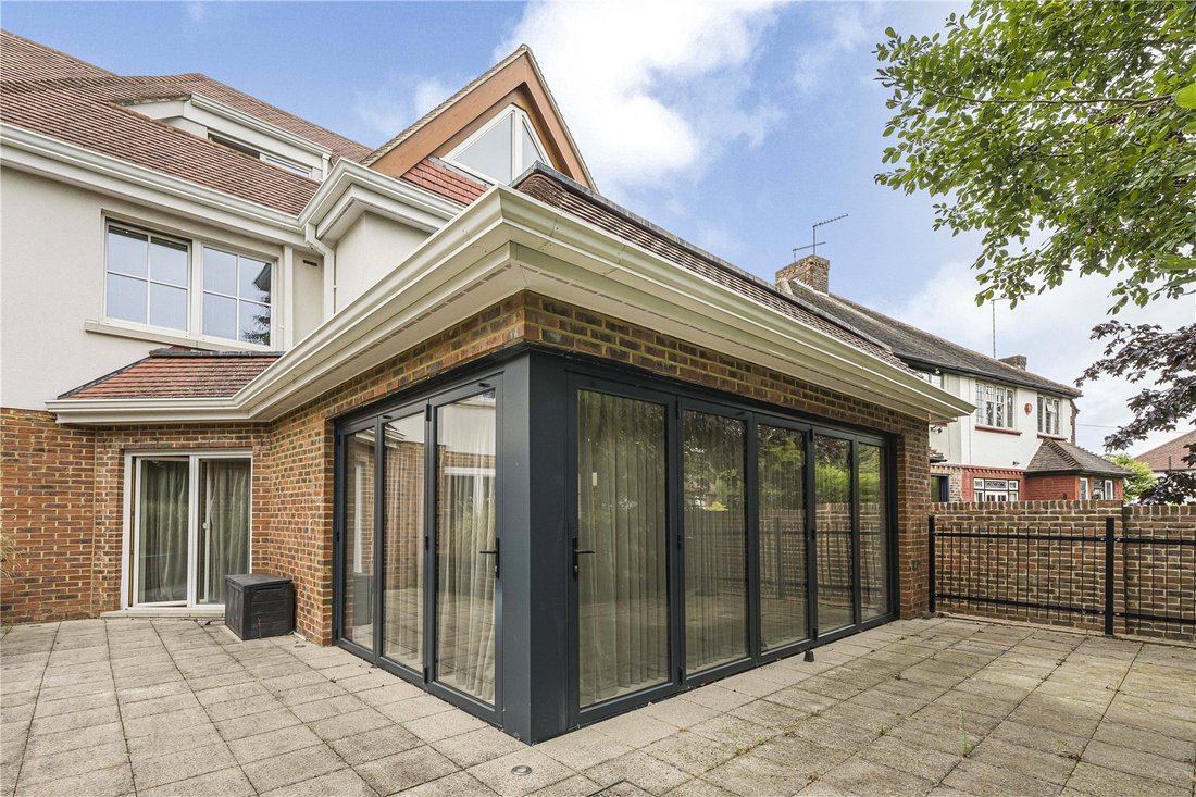 Apartment in Barnet, England 4 - 16369098
