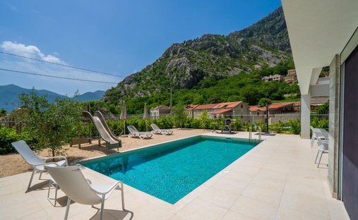 House in Orahovac, Kotor Municipality, Montenegro 1