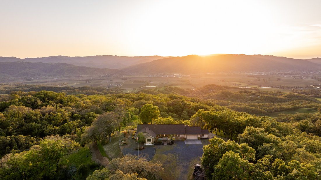 House in Ukiah, California, United States 4 - 16368235