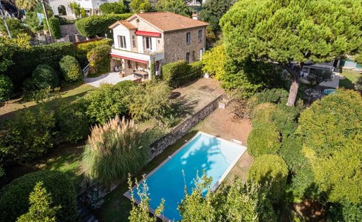 Villa in Vallergues, Cannes, France 1