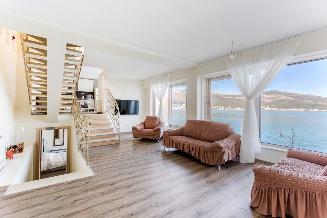 Villa in Krašići, Tivat Municipality, Montenegro 4 - 16369756