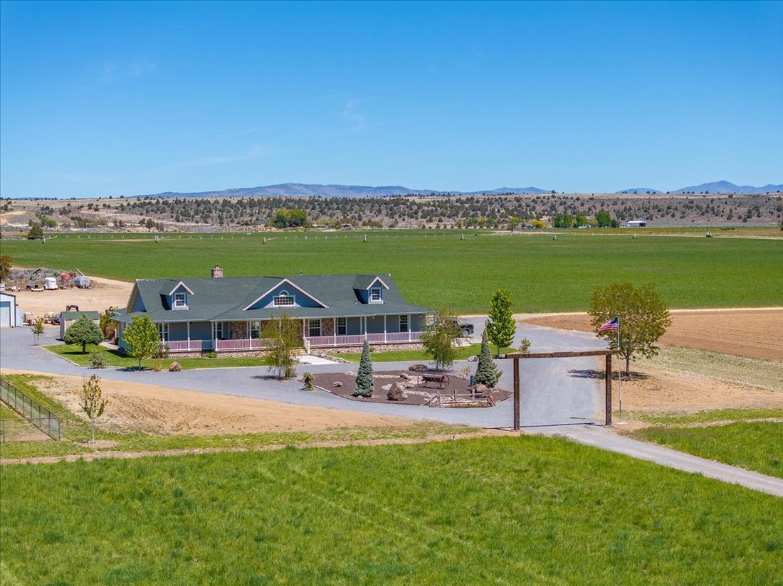 House in Belfast, California, United States 5 - 16367804