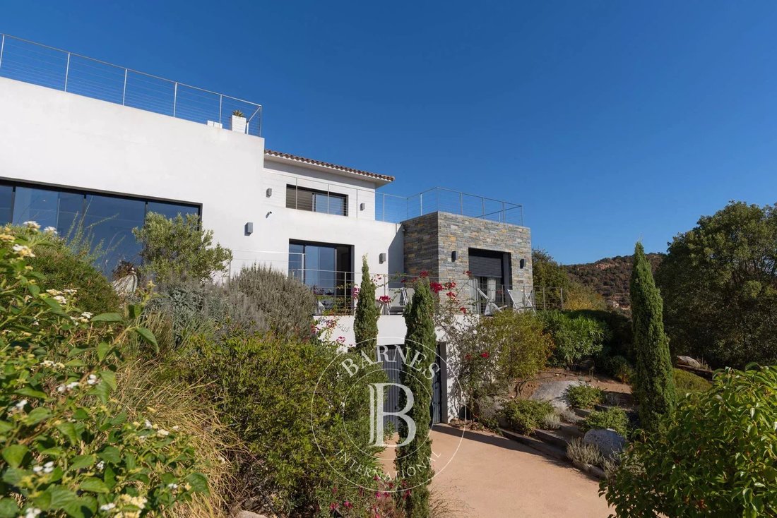 Villa in Zonza, Corsica, France 5 - 13890750