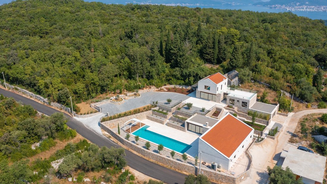 Villa in Đuraševići, Tivat Municipality, Montenegro 3 - 16369662