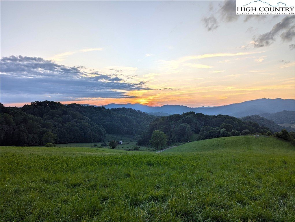House in Zionville, North Carolina, United States 4 - 16371066