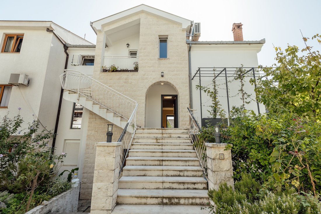 Apartment in Herceg Novi, Herceg Novi Municipality, Montenegro 1 - 16369701