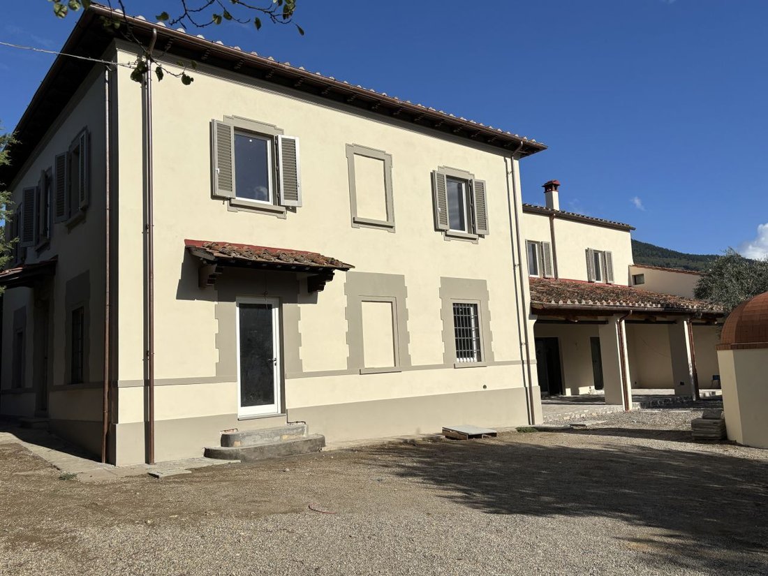 Townhouse in Serpiolle - Massoni, Florence, Italy 1 - 15237625