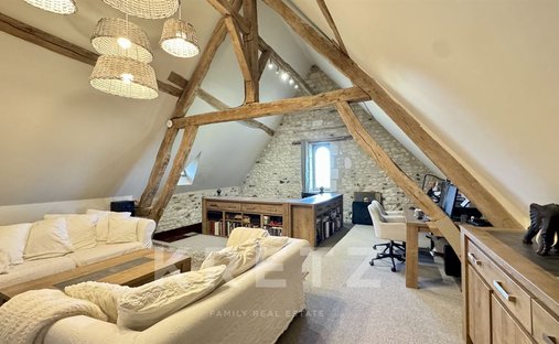 Castle for Sale in Sancerre, Centre-Val de Loire, France